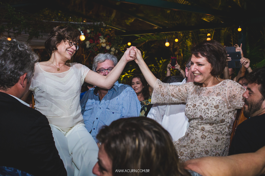 Casamento diurno Judaico homoafetivo de Bia e Léa no Horto, Rio de Janeiro, RJ.