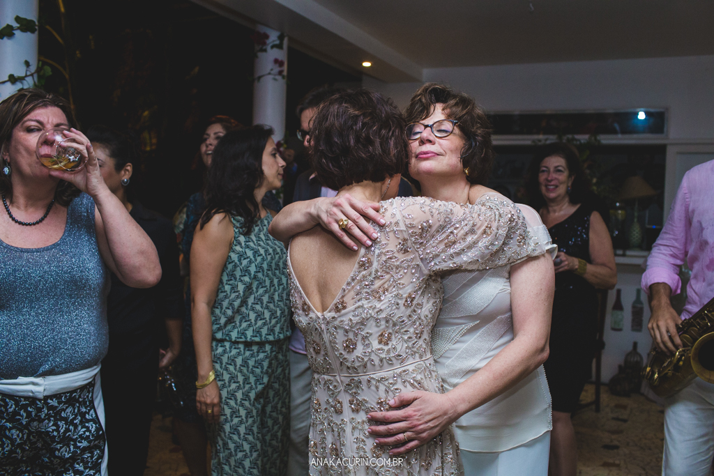 Casamento diurno Judaico homoafetivo de Bia e Léa no Horto, Rio de Janeiro, RJ.