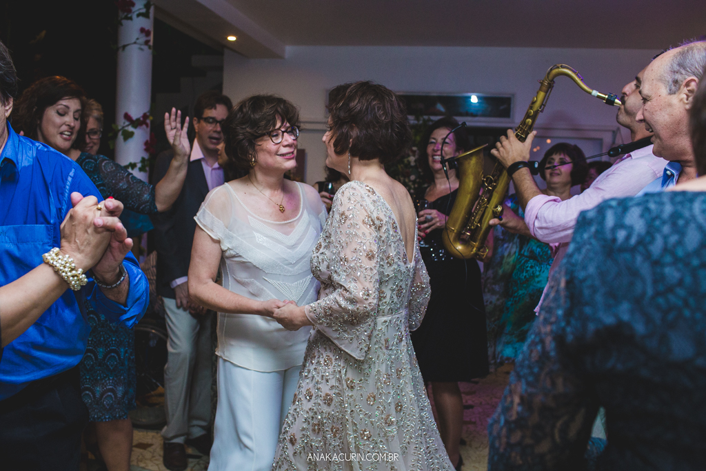 Casamento diurno Judaico homoafetivo de Bia e Léa no Horto, Rio de Janeiro, RJ.