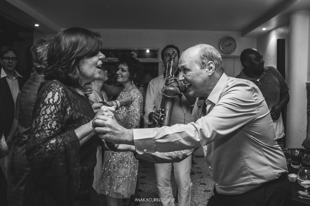 Casamento diurno Judaico homoafetivo de Bia e Léa no Horto, Rio de Janeiro, RJ.