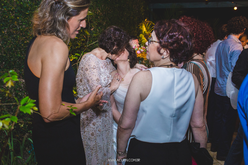Casamento diurno Judaico homoafetivo de Bia e Léa no Horto, Rio de Janeiro, RJ.