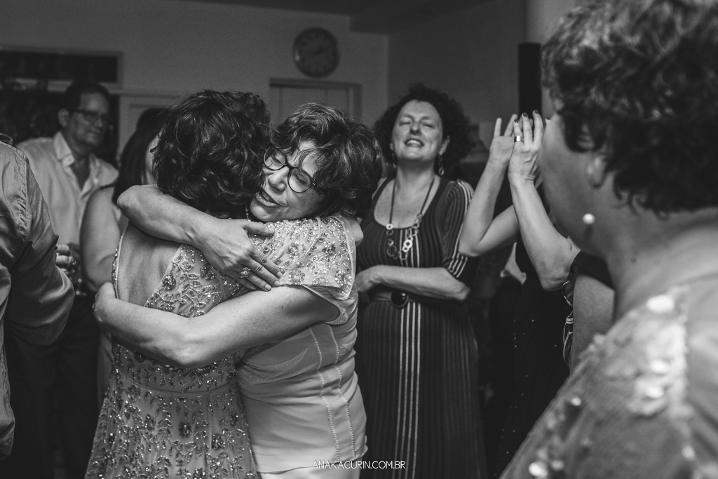 Casamento diurno Judaico homoafetivo de Bia e Léa no Horto, Rio de Janeiro, RJ.