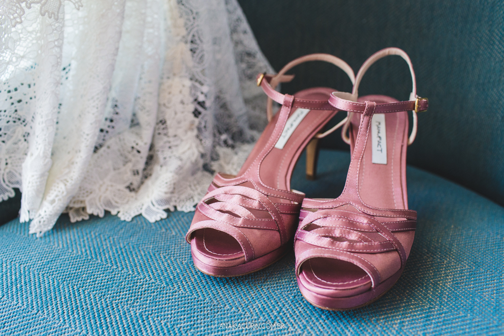 Casamento da Manu e do Bruno no Espaço 1 no Alto da Boavista no Rio de Janeiro, fotografado por Ana Kacurin