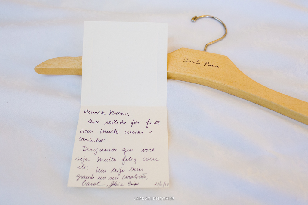 Casamento da Manu e do Bruno no Espaço 1 no Alto da Boavista no Rio de Janeiro, fotografado por Ana Kacurin