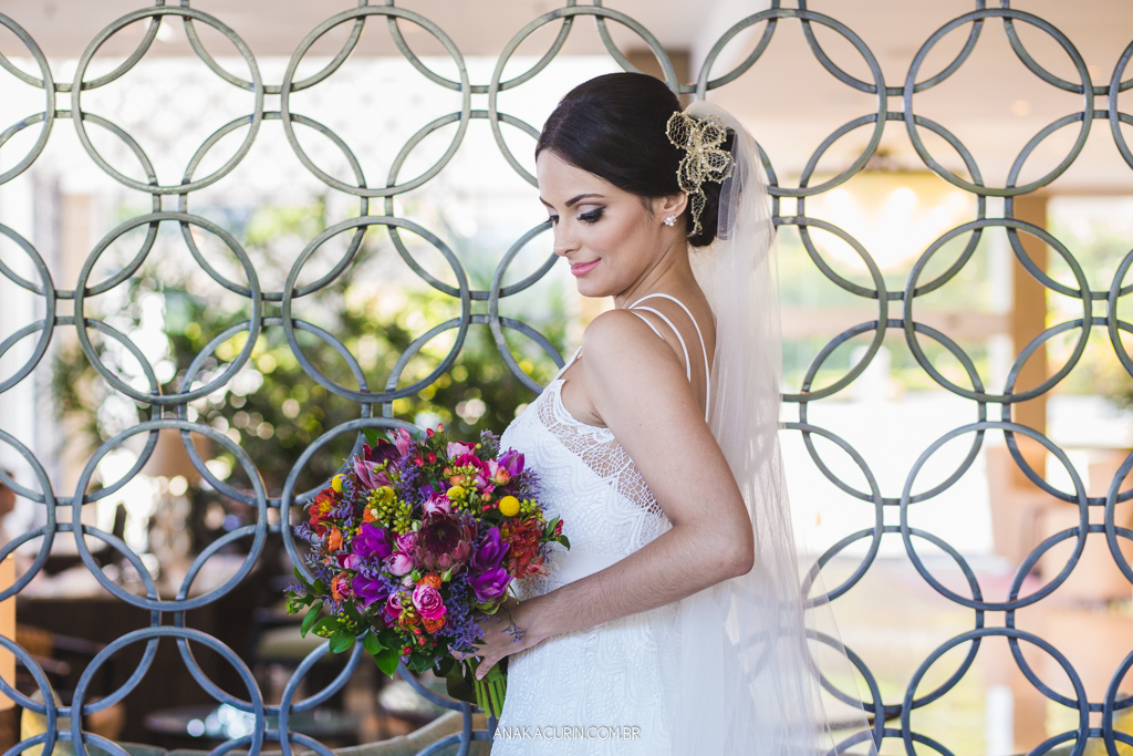 Vestido da Carol Nasser para o Casamento da Manu e do Bruno no Espaço 1 no Alto da Boavista no Rio de Janeiro, fotografado por Ana Kacurin