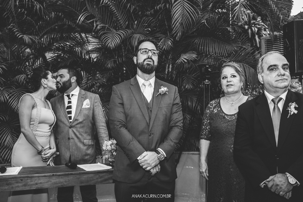 Casamento da Manu e do Bruno no Espaço 1 no Alto da Boavista no Rio de Janeiro, fotografado por Ana Kacurin
