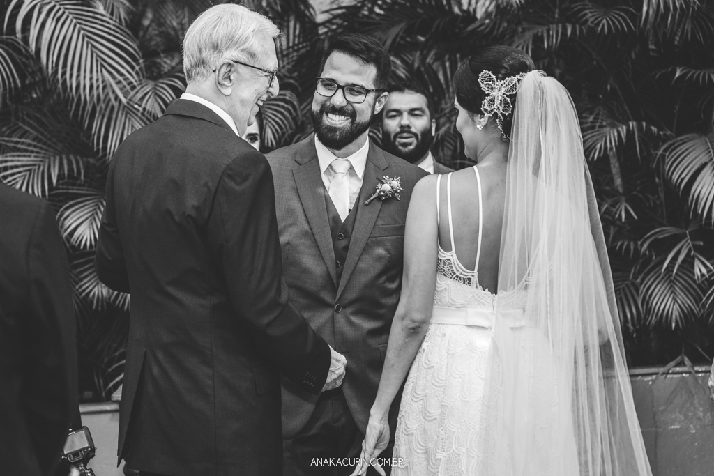 Casamento da Manu e do Bruno no Espaço 1 no Alto da Boavista no Rio de Janeiro, fotografado por Ana Kacurin
