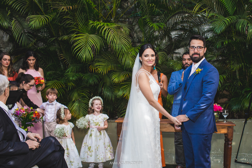 Casamento da Manu e do Bruno no Espaço 1 no Alto da Boavista no Rio de Janeiro, fotografado por Ana Kacurin