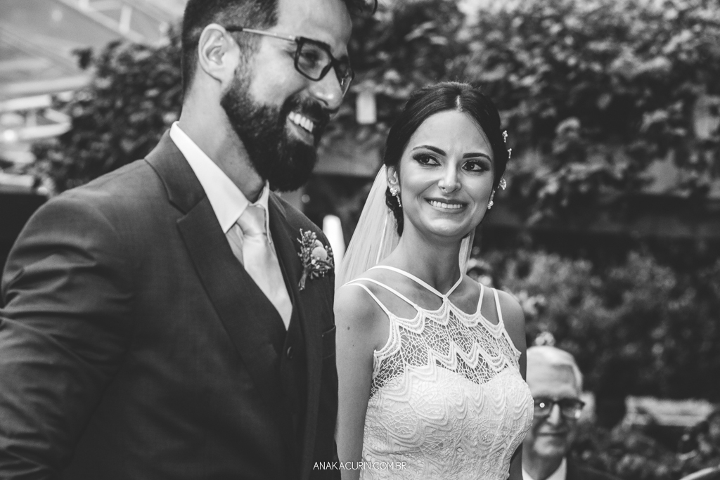 Casamento da Manu e do Bruno no Espaço 1 no Alto da Boavista no Rio de Janeiro, fotografado por Ana Kacurin