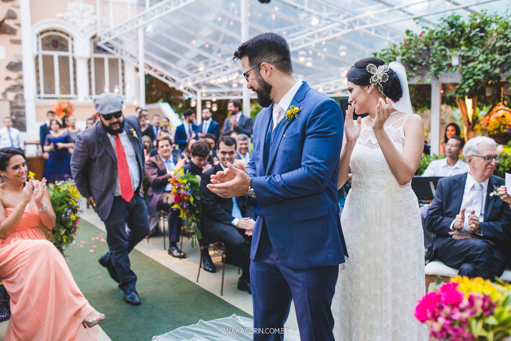 Casamento da Manu e do Bruno no Espaço 1 no Alto da Boavista no Rio de Janeiro, fotografado por Ana Kacurin