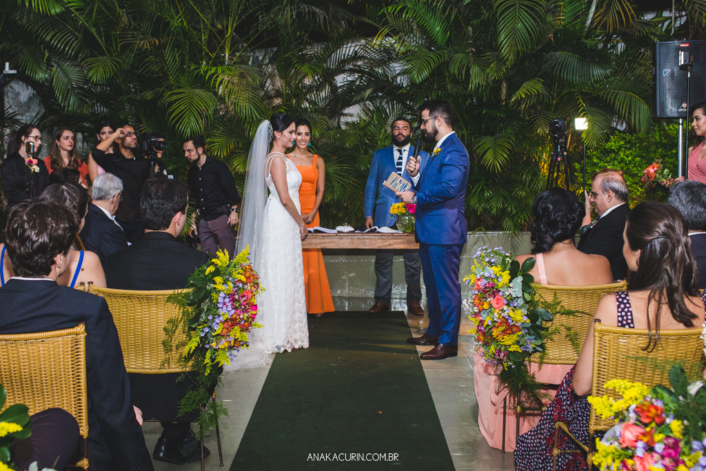 Casamento da Manu e do Bruno no Espaço 1 no Alto da Boavista no Rio de Janeiro, fotografado por Ana Kacurin