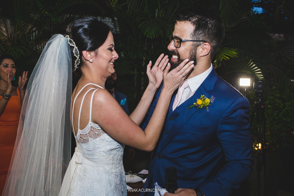 Casamento da Manu e do Bruno no Espaço 1 no Alto da Boavista no Rio de Janeiro, fotografado por Ana Kacurin