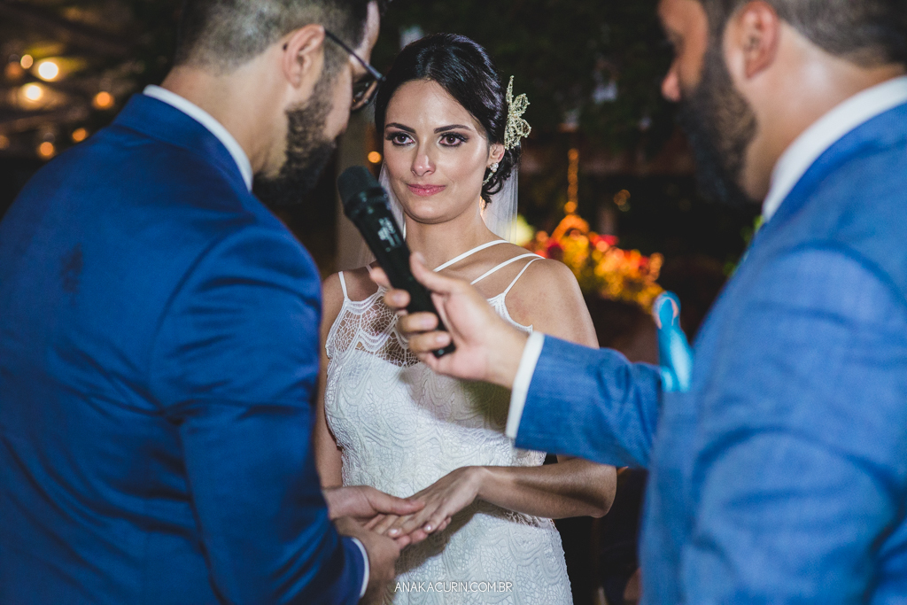Casamento da Manu e do Bruno no Espaço 1 no Alto da Boavista no Rio de Janeiro, fotografado por Ana Kacurin