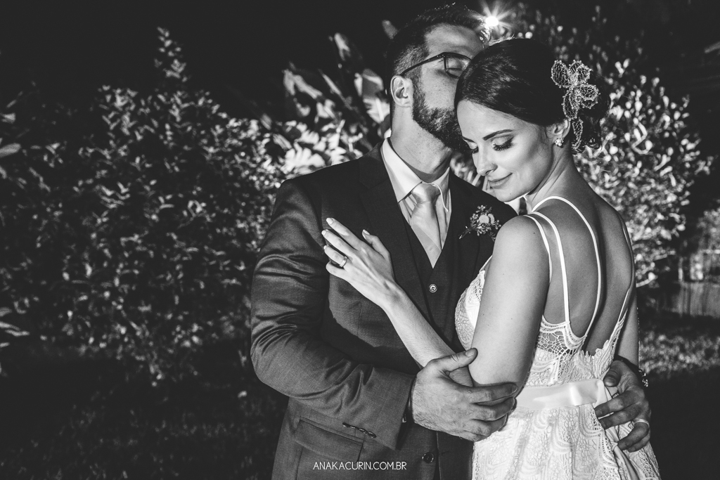 Casamento da Manu e do Bruno no Espaço 1 no Alto da Boavista no Rio de Janeiro, fotografado por Ana Kacurin