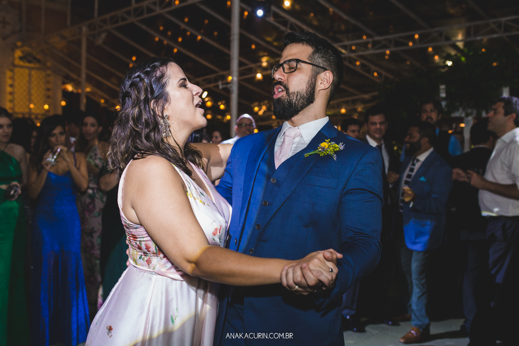 Casamento da Manu e do Bruno no Espaço 1 no Alto da Boavista no Rio de Janeiro, fotografado por Ana Kacurin