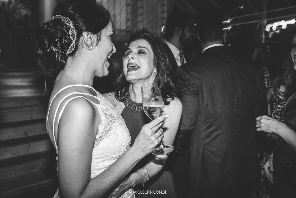 Casamento da Manu e do Bruno no Espaço 1 no Alto da Boavista no Rio de Janeiro, fotografado por Ana Kacurin