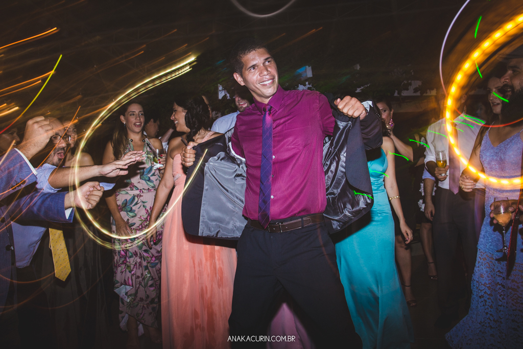 Casamento da Manu e do Bruno no Espaço 1 no Alto da Boavista no Rio de Janeiro, fotografado por Ana Kacurin