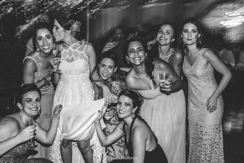 Casamento da Manu e do Bruno no Espaço 1 no Alto da Boavista no Rio de Janeiro, fotografado por Ana Kacurin