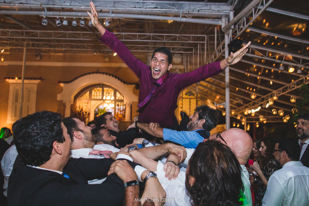 Casamento da Manu e do Bruno no Espaço 1 no Alto da Boavista no Rio de Janeiro, fotografado por Ana Kacurin