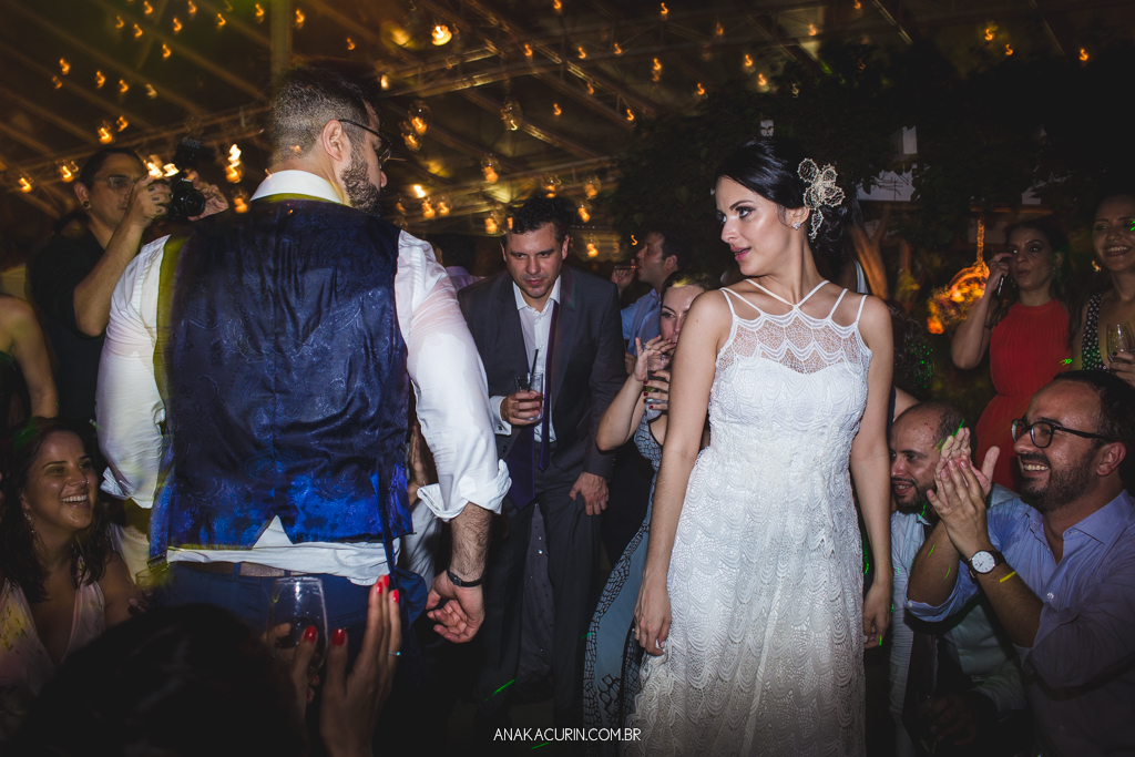 Casamento da Manu e do Bruno no Espaço 1 no Alto da Boavista no Rio de Janeiro, fotografado por Ana Kacurin