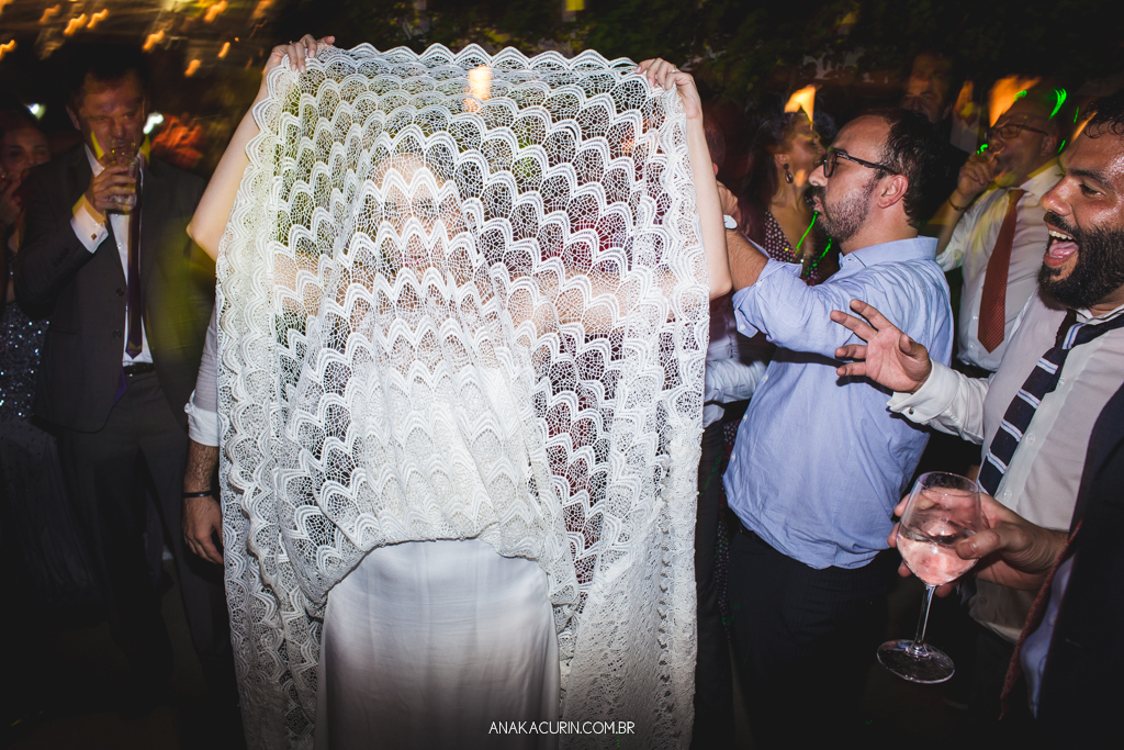 Casamento da Manu e do Bruno no Espaço 1 no Alto da Boavista no Rio de Janeiro, fotografado por Ana Kacurin