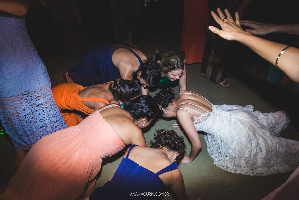 Casamento da Manu e do Bruno no Espaço 1 no Alto da Boavista no Rio de Janeiro, fotografado por Ana Kacurin