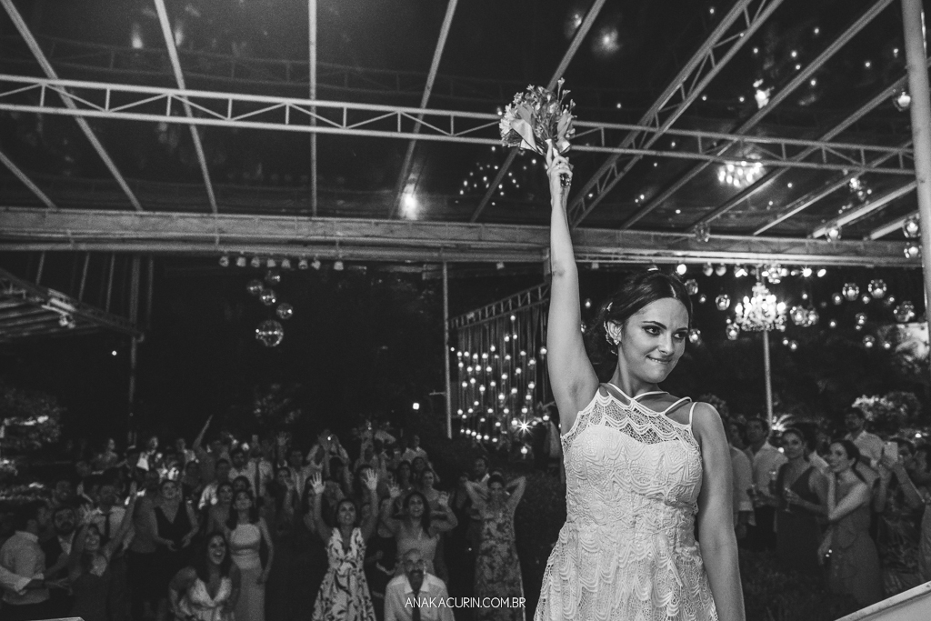 Casamento da Manu e do Bruno no Espaço 1 no Alto da Boavista no Rio de Janeiro, fotografado por Ana Kacurin