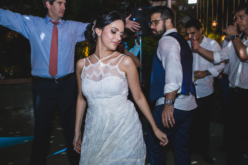 Casamento da Manu e do Bruno no Espaço 1 no Alto da Boavista no Rio de Janeiro, fotografado por Ana Kacurin