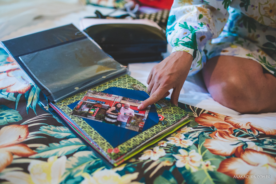 Casamento da noiva paula e do noivo Todd em Ubatuba - SP, na praia de Itamambuca, fotografado por Ana Kacurin.