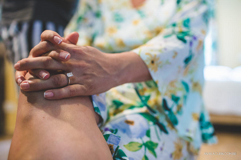 Casamento da noiva paula e do noivo Todd em Ubatuba - SP, na praia de Itamambuca, fotografado por Ana Kacurin.