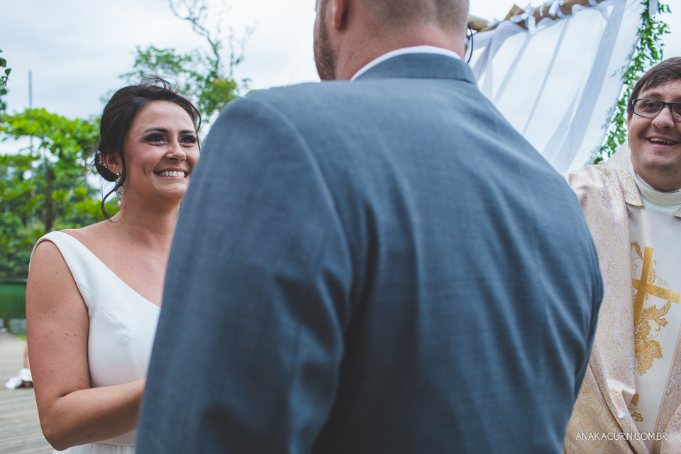 Casamento da noiva paula e do noivo Todd em Ubatuba - SP, na praia de Itamambuca, fotografado por Ana Kacurin.Casamento da noiva paula e do noivo Todd em Ubatuba - SP, na praia de Itamambuca, fotografado por Ana Kacurin.Casamento da noiva paula e do noivo