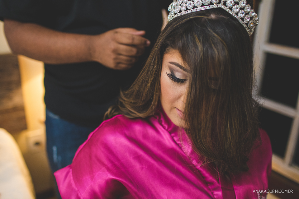 Casamento da noiva Érika e do noivo Leonardo, na Vila Militar de São Pedro da Aldeia. Fotografia por Ana Kacurin. Filmagem por Kim Derick Filmes.