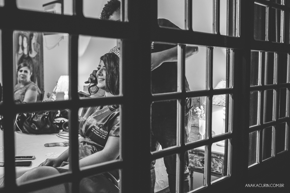 Casamento da noiva Érika e do noivo Leonardo, na Vila Militar de São Pedro da Aldeia. Fotografia por Ana Kacurin. Filmagem por Kim Derick Filmes.