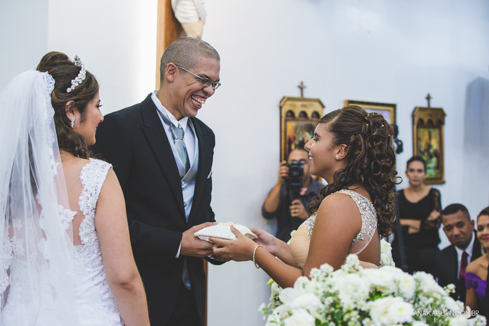 Casamento da noiva Érika e do noivo Leonardo, na Vila Militar de São Pedro da Aldeia. Fotografia por Ana Kacurin. Filmagem por Kim Derick Filmes.Casamento da noiva Érika e do noivo Leonardo, na Vila Militar de São Pedro da Alde