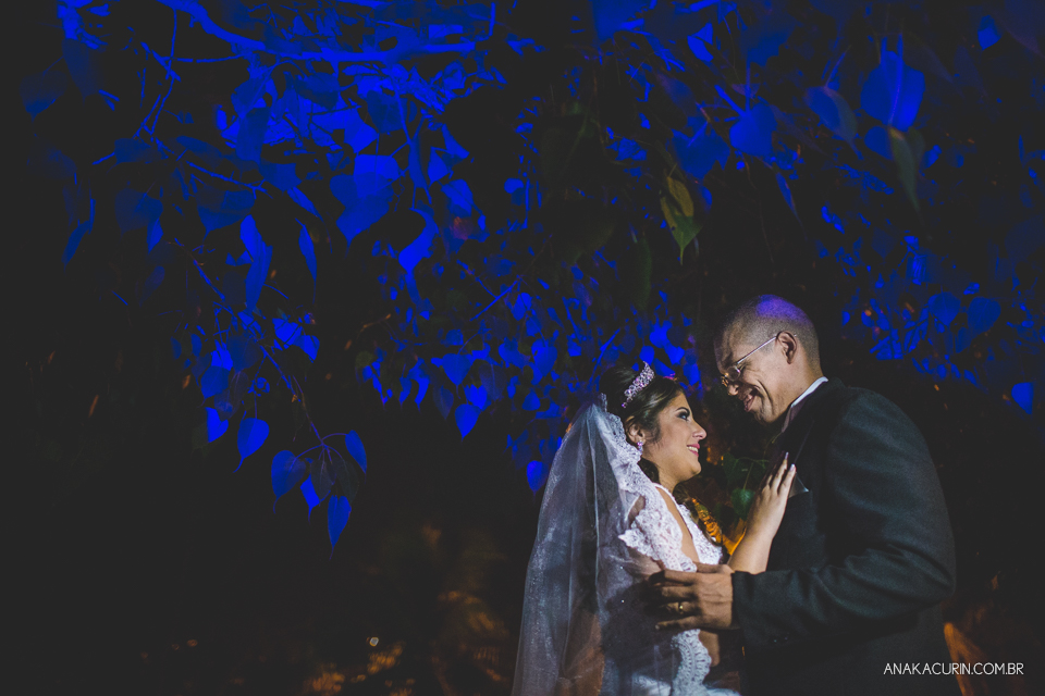 Casamento da noiva Érika e do noivo Leonardo, na Vila Militar de São Pedro da Aldeia. Fotografia por Ana Kacurin. Filmagem por Kim Derick Filmes.