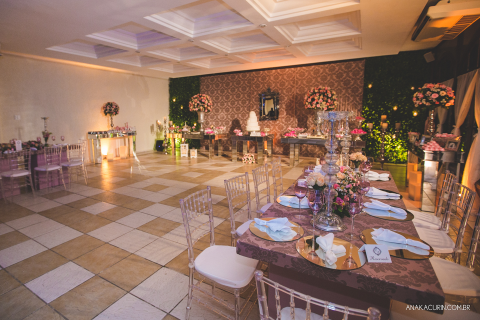 Casamento da noiva Érika e do noivo Leonardo, na Vila Militar de São Pedro da Aldeia. Fotografia por Ana Kacurin. Filmagem por Kim Derick Filmes.