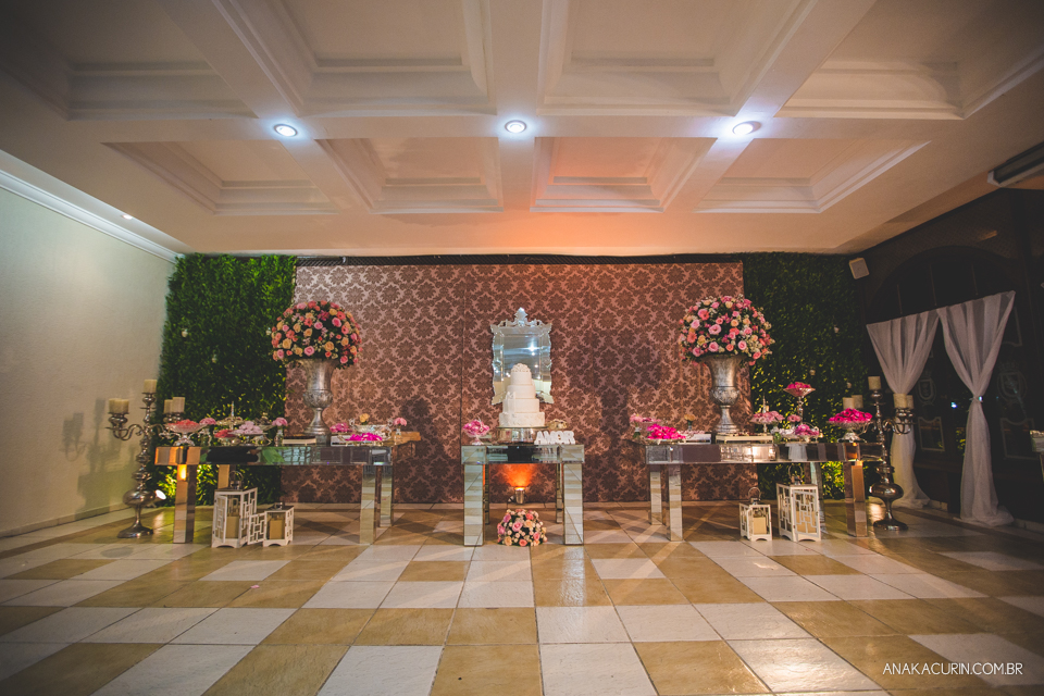 Casamento da noiva Érika e do noivo Leonardo, na Vila Militar de São Pedro da Aldeia. Fotografia por Ana Kacurin. Filmagem por Kim Derick Filmes.