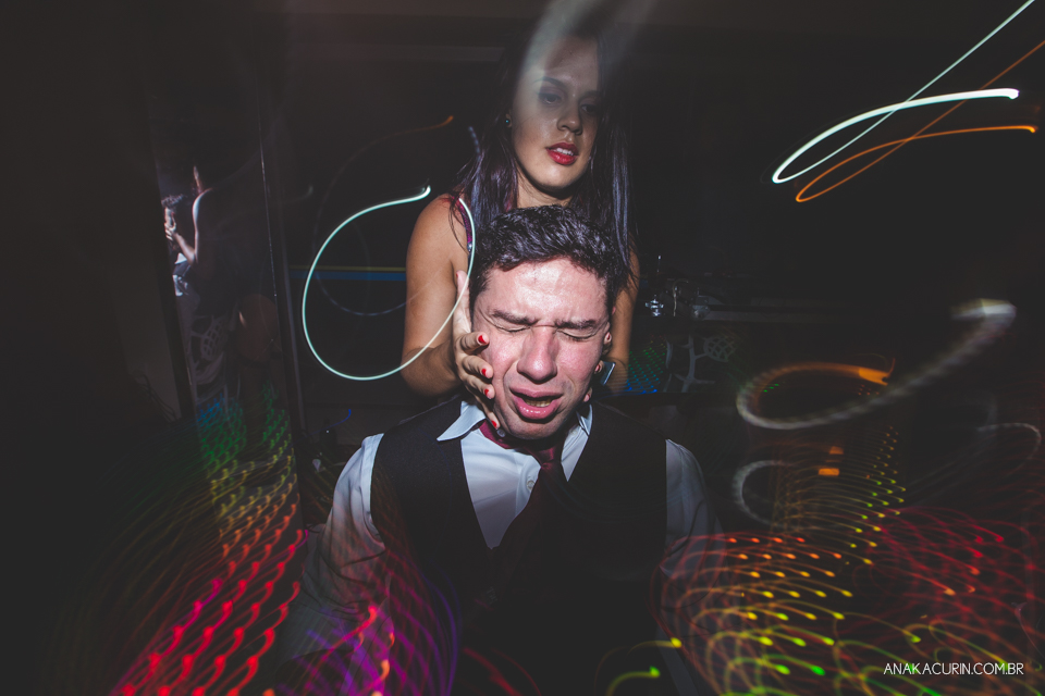 Casamento da noiva Érika e do noivo Leonardo, na Vila Militar de São Pedro da Aldeia. Fotografia por Ana Kacurin. Filmagem por Kim Derick Filmes.