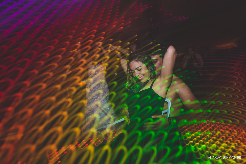 Casamento da noiva Érika e do noivo Leonardo, na Vila Militar de São Pedro da Aldeia. Fotografia por Ana Kacurin. Filmagem por Kim Derick Filmes.