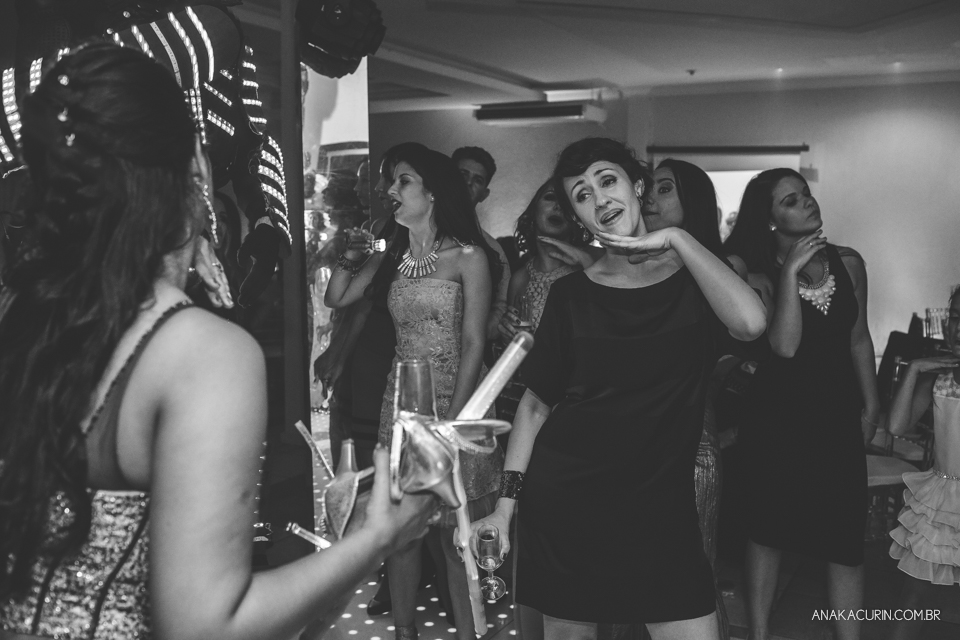 Casamento da noiva Érika e do noivo Leonardo, na Vila Militar de São Pedro da Aldeia. Fotografia por Ana Kacurin. Filmagem por Kim Derick Filmes.