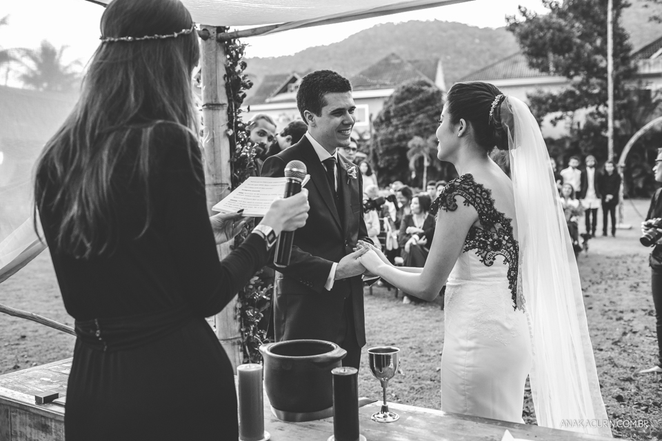 Ana Kacurin, casamento, casamento ao ar livre, casamento celta, Casamento Colorido, casamento de dia, casamento diurno, casamento wicca, casamento wiccano, casório, dark, gótico, Handfasting, Hotel Atlântico Sul, Kim Derick Filmes, Luiza e Evandro