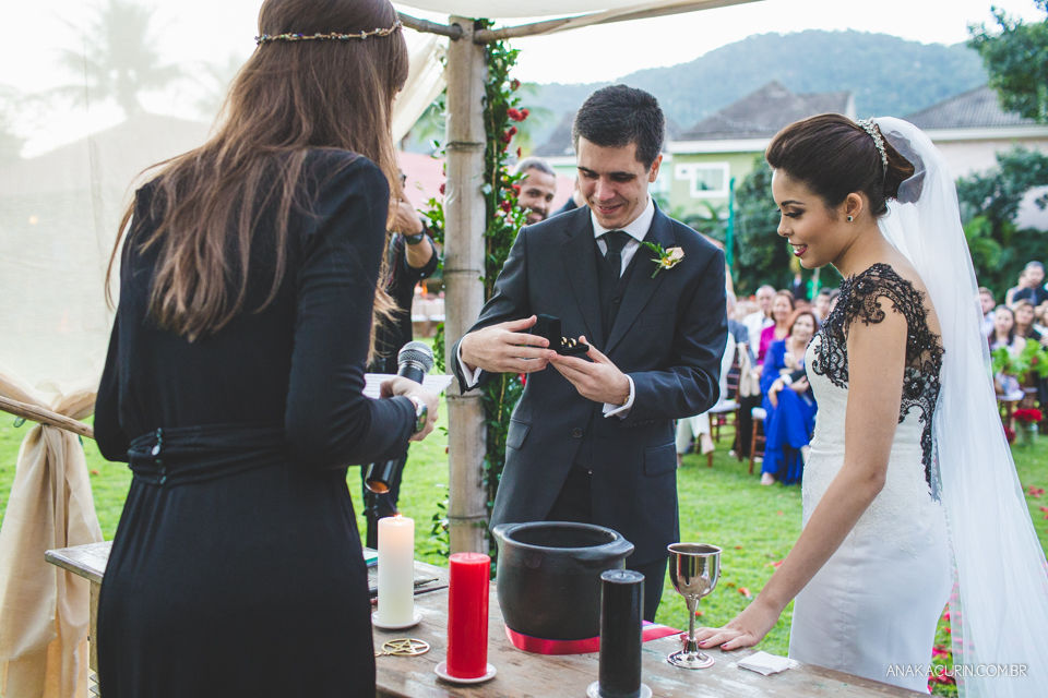 Ana Kacurin, casamento, casamento ao ar livre, casamento celta, Casamento Colorido, casamento de dia, casamento diurno, casamento wicca, casamento wiccano, casório, dark, gótico, Handfasting, Hotel Atlântico Sul, Kim Derick Filmes, Luiza e Evandro