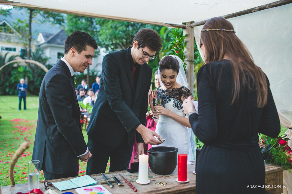 Ana Kacurin, casamento, casamento ao ar livre, casamento celta, Casamento Colorido, casamento de dia, casamento diurno, casamento wicca, casamento wiccano, casório, dark, gótico, Handfasting, Hotel Atlântico Sul, Kim Derick Filmes, Luiza e Evandro