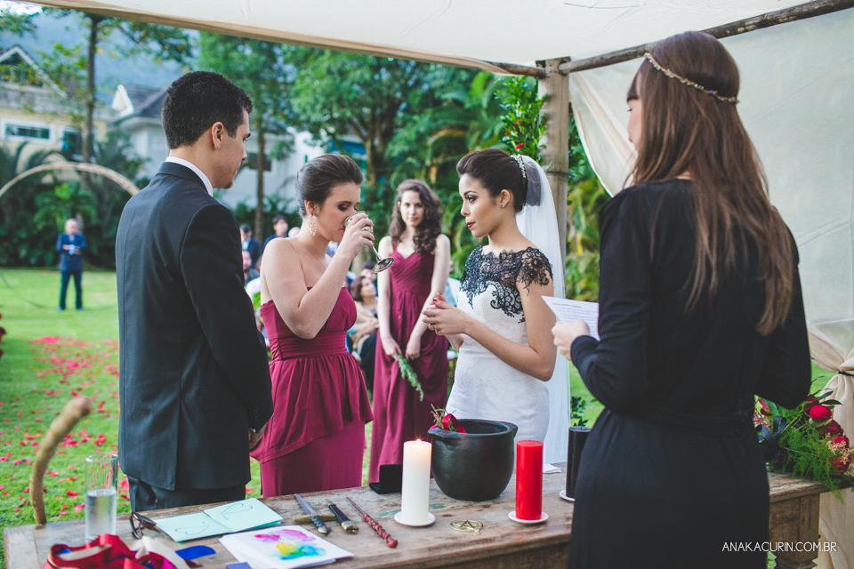 Ana Kacurin, casamento, casamento ao ar livre, casamento celta, Casamento Colorido, casamento de dia, casamento diurno, casamento wicca, casamento wiccano, casório, dark, gótico, Handfasting, Hotel Atlântico Sul, Kim Derick Filmes, Luiza e Evandro