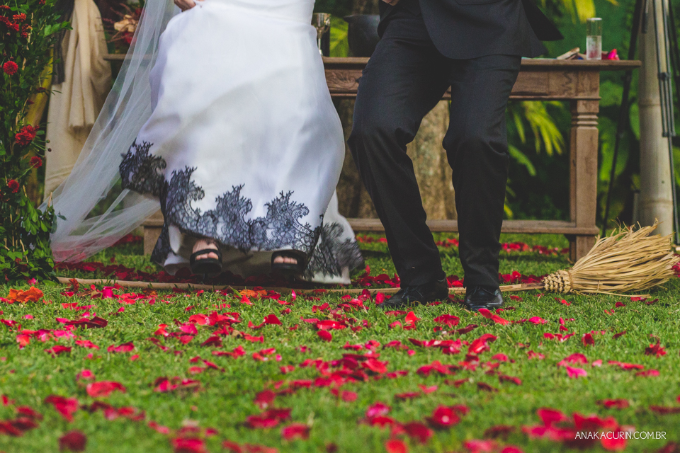 Ana Kacurin, casamento, casamento ao ar livre, casamento celta, Casamento Colorido, casamento de dia, casamento diurno, casamento wicca, casamento wiccano, casório, dark, gótico, Handfasting, Hotel Atlântico Sul, Kim Derick Filmes, Luiza e Evandro