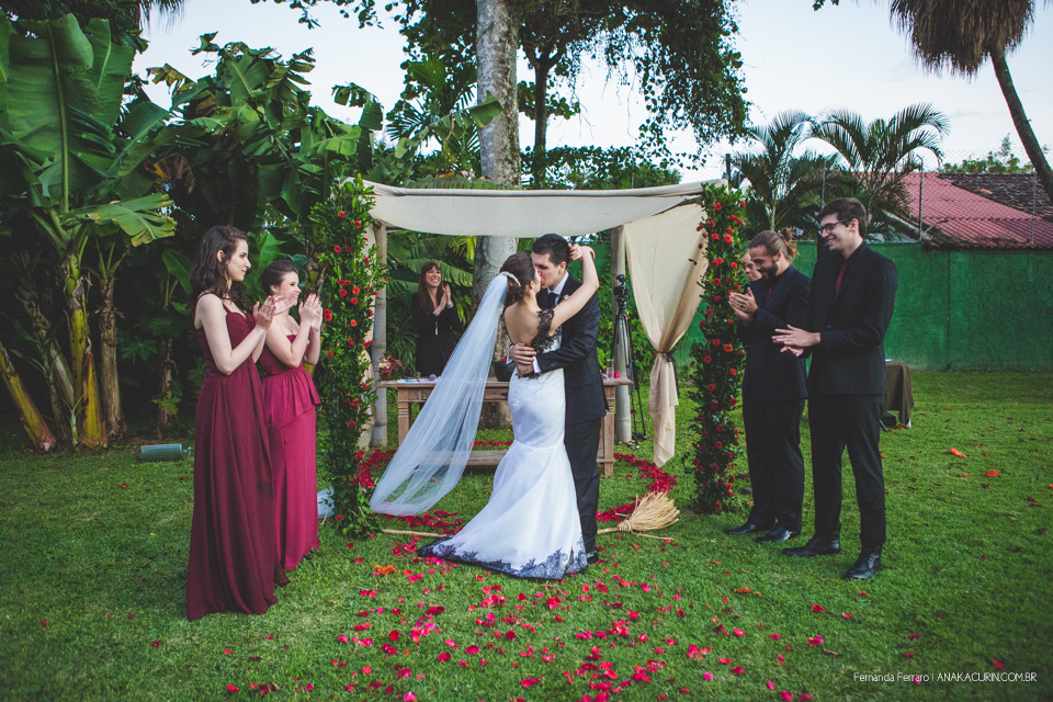 Ana Kacurin, casamento, casamento ao ar livre, casamento celta, Casamento Colorido, casamento de dia, casamento diurno, casamento wicca, casamento wiccano, casório, dark, gótico, Handfasting, Hotel Atlântico Sul, Kim Derick Filmes, Luiza e Evandro