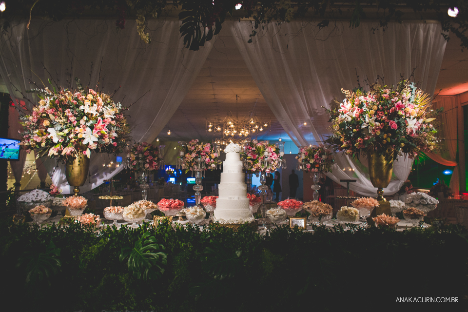Casamento da Thamiris e do Igor, que aconteceu no Coliseum, na cidade do Rio de Janeiro, fotografado pela Ana Kacurin