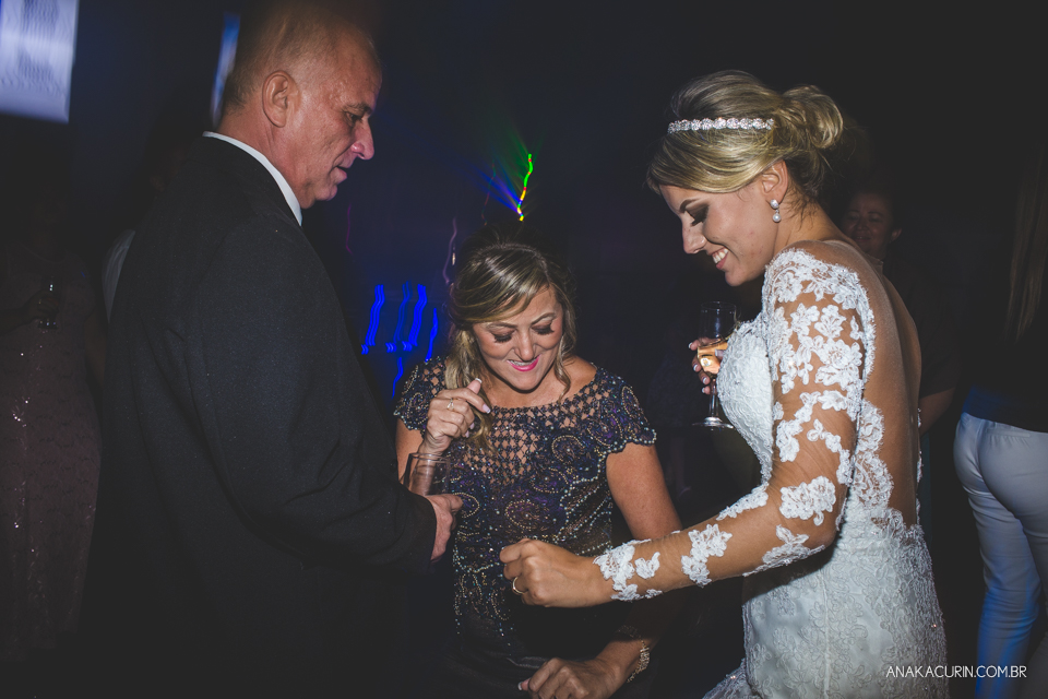 Casamento da Thamiris e do Igor, que aconteceu no Coliseum, na cidade do Rio de Janeiro, fotografado pela Ana Kacurin