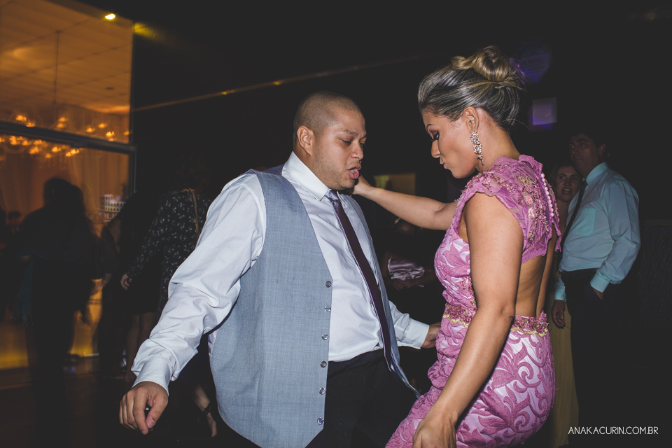 Casamento da Thamiris e do Igor, que aconteceu no Coliseum, na cidade do Rio de Janeiro, fotografado pela Ana Kacurin