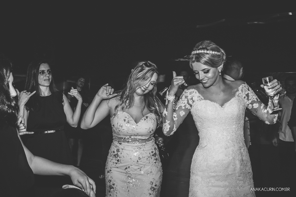 Casamento da Thamiris e do Igor, que aconteceu no Coliseum, na cidade do Rio de Janeiro, fotografado pela Ana Kacurin